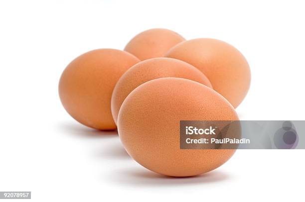 グループブラウンのチキンの卵 - カットアウトのストックフォトや画像を多数ご用意 - カットアウト, カラー画像, 五つ