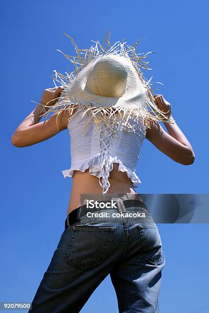 Día De Verano Foto de stock y más banco de imágenes de Adulto - Adulto, Adulto joven, Agarrar