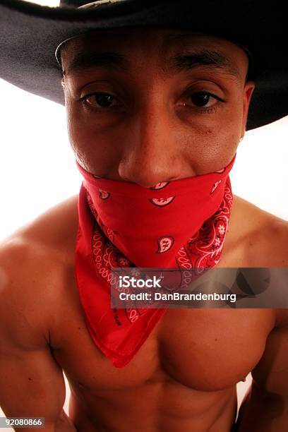 Foto de Bandido De Vaqueiro e mais fotos de stock de Adulto - Adulto, Bandana - Acessório, Bandido - Criminoso