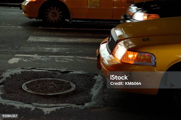 Beschleunigung Taxis Stockfoto und mehr Bilder von Auto - Auto, Autoscheinwerfer, Bewegung