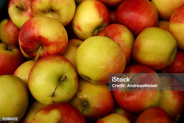 Manzanas Foto de stock y más banco de imágenes de Acuerdo - Acuerdo, Agricultura, Antioxidante