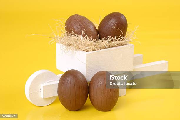 Pasqua Chococart - Fotografie stock e altre immagini di Aprile - Aprile, Bianco, Carrello a mano