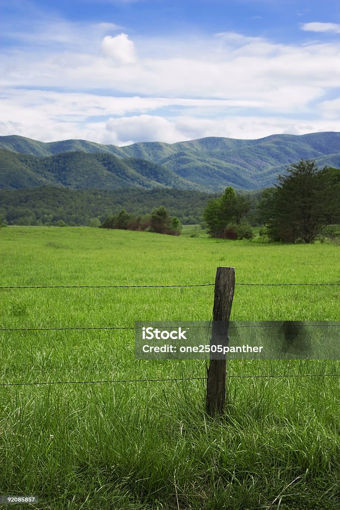 fencepost entre as montanhas - Foto de stock de Appalachia royalty-free