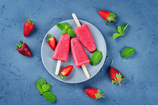 istock Strawberry banana ice cream with mint and strawberries 920897872