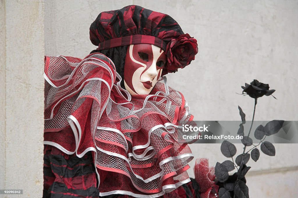 Mujer con traje de máscara de carnaval arlequín en Venecia (XXL - Foto de stock de Actuación - Representación libre de derechos