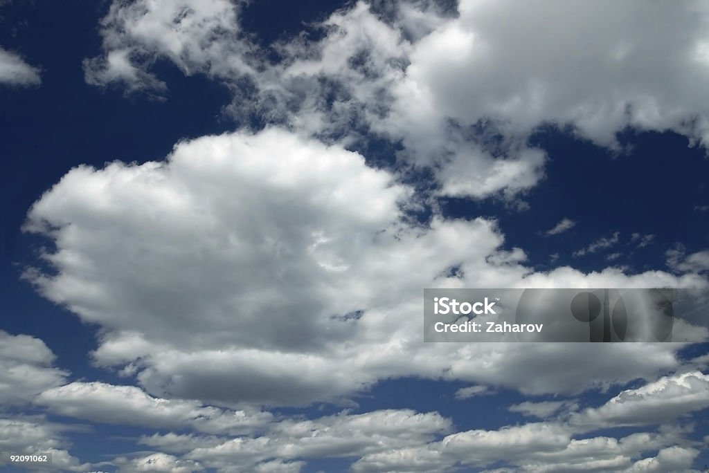 Céu azul com nuvens - Royalty-free Ambiente dramático Foto de stock