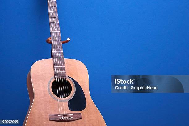 Akustische Gitarre Auf Blau Stockfoto und mehr Bilder von Ahorn - Ahorn, Akustikgitarre, Dokument