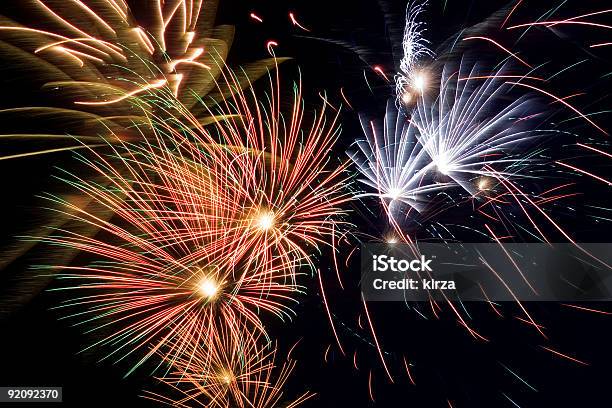 Fogos De Artifício - Fotografias de stock e mais imagens de 4 de Julho - 4 de Julho, Aniversário especial, Barulho