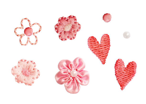 Conjunto De Pequeñas Flores Bordadas Decorativas Corazones Y Perlas Foto de stock y más banco de imágenes de Bordado - iStock Conjunto De Pequeñas Flores Bordadas Decorativas Corazones Y Perlas Foto de stock y más banco de imágenes de Bordado - iStock