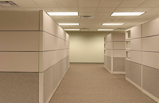 cabine de bureau vide paysage-couloir - dull colors photos et images de collection