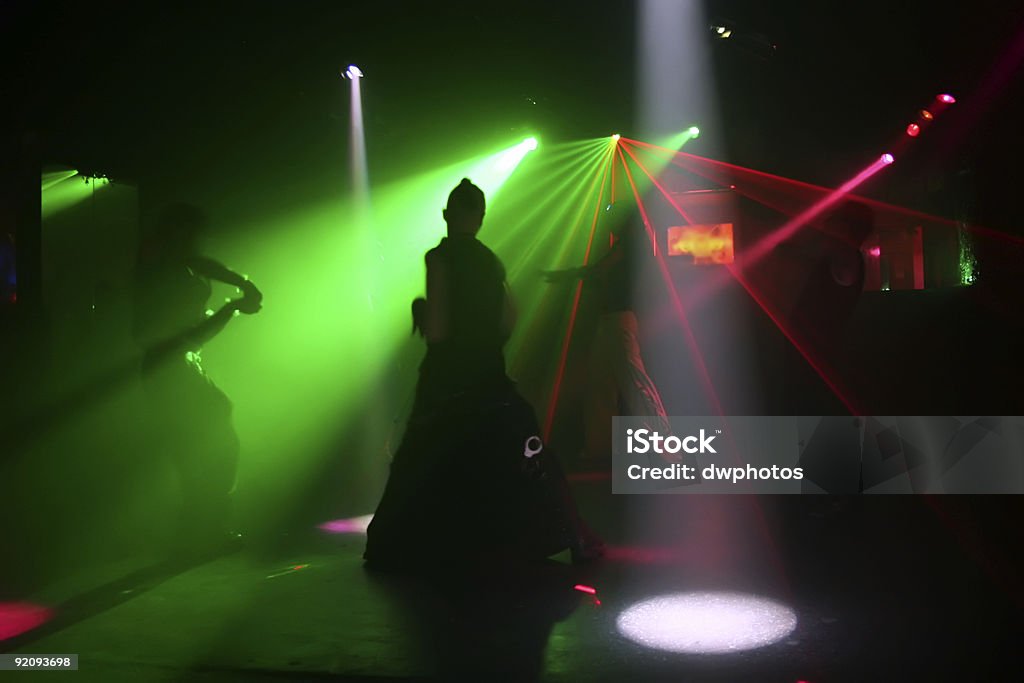 Silhouettes de danse adolescents - Photo de Adolescent libre de droits