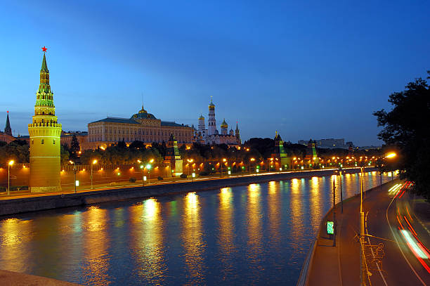 istock Moscow  Kremlin in the evening 92094402