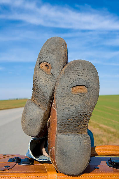 Loin, des semelles de chaussure d'ingrédients trous - Photo