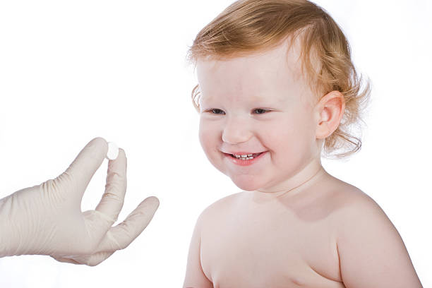 istock Little child and doctor 92098715