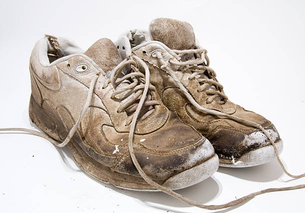 antigua zapatos para correr - run down weathered dirty grunge fotografías e imágenes de stock