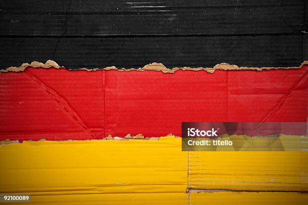 Six Flags Foto de stock y más banco de imágenes de Alemania - Alemania, Amarillo - Color, Arrugado