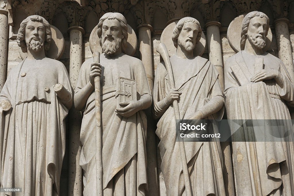 París y esculturas de la catedral de Notre Dame - Foto de stock de Apóstol libre de derechos