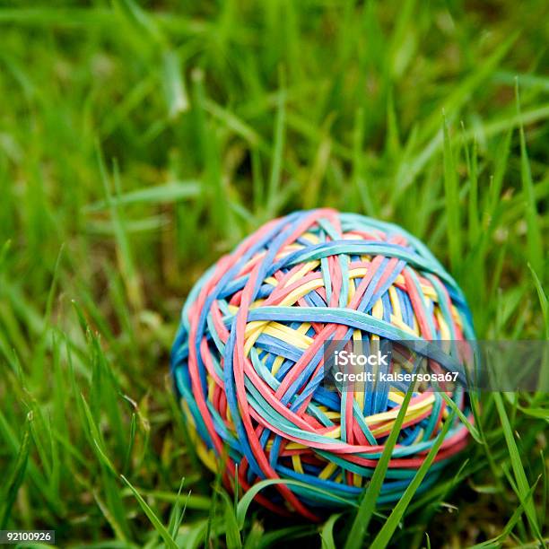 Photo libre de droit de Rubberbands Ball banque d'images et plus d'images libres de droit de Balle ou ballon - Balle ou ballon, Carré - Composition, Cercle