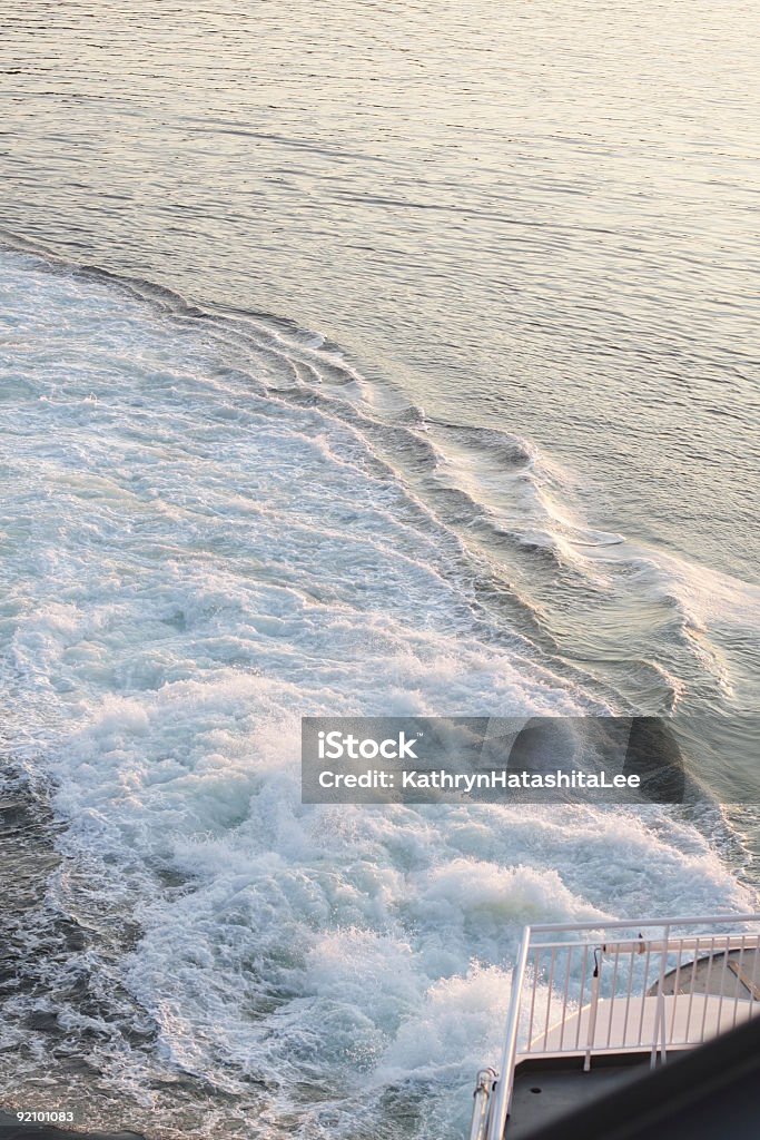 Réveillez-vous après un ferry - Photo de Baie - Eau libre de droits