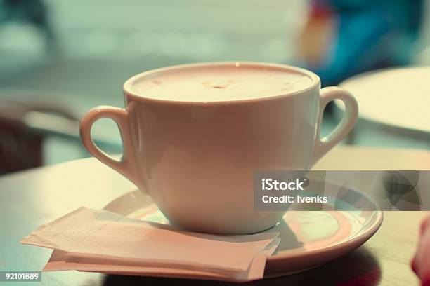 Große Tasse Kaffee In Retrofarben Stockfoto und mehr Bilder von Alkoholfreies Getränk - Alkoholfreies Getränk, Aufwachen, Bildhintergrund