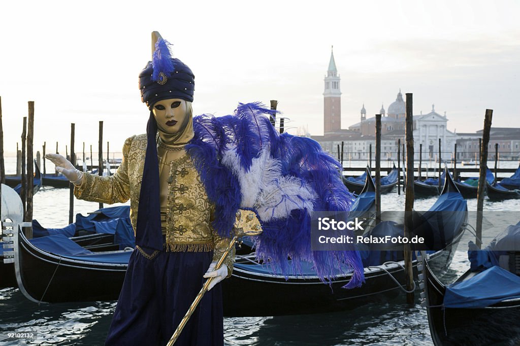 Ближневосточная Маска на Grand Canal in Venice with gondolas - Стоковые фото Венеция - Италия роялти-фри