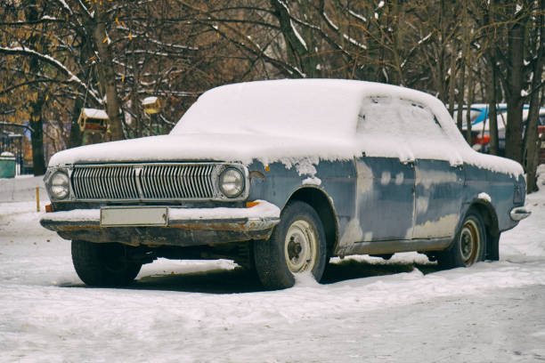 istock Vintage russian car covered with snow 921035838