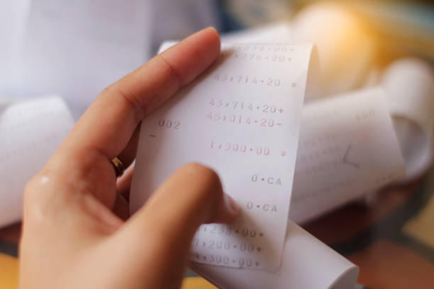istock Bill for income and expenditure 921038940