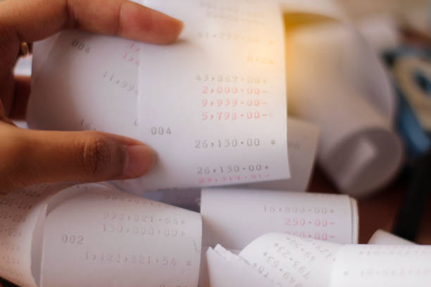 istock Bill for income and expenditure 921038970