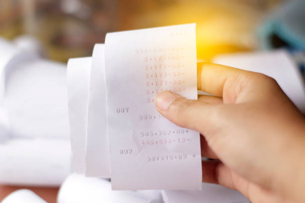 istock Bill for income and expenditure 921039290