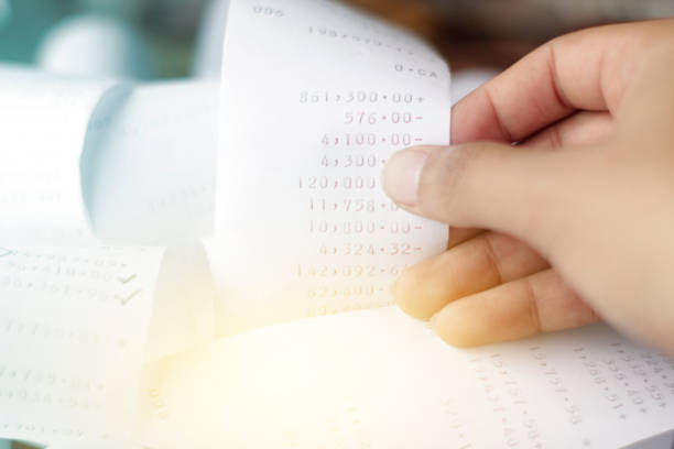istock Bill for income and expenditure 921049428