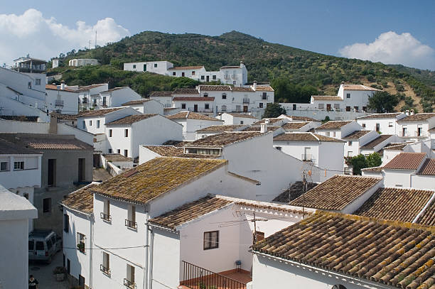 pequeño pueblo ii - malaga seville cadiz andalusia fotografías e imágenes de stock