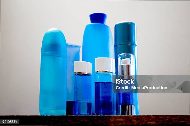 Azul De Cosméticos Foto de stock y más banco de imágenes de Asistencia sanitaria y medicina - Asistencia sanitaria y medicina, Azul, Belleza