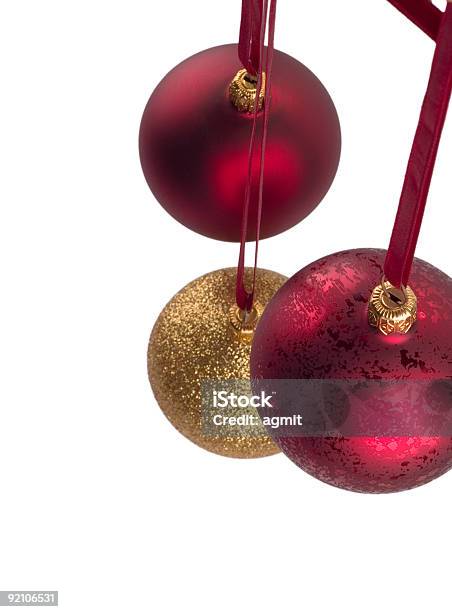 Las Decoraciones De Navidad En Blanco Foto de stock y más banco de imágenes de Adorno de navidad - Adorno de navidad, Brillante, Celebración - Ocasión especial