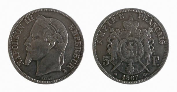 primo tempo su una moneta francese da 5 franchi con napoleone iii - french coin coin currency french currency foto e immagini stock