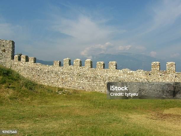 Foto de Parede Platamon Castelofortaleza e mais fotos de stock de Acabado - Acabado, Antigo, Antiguidades