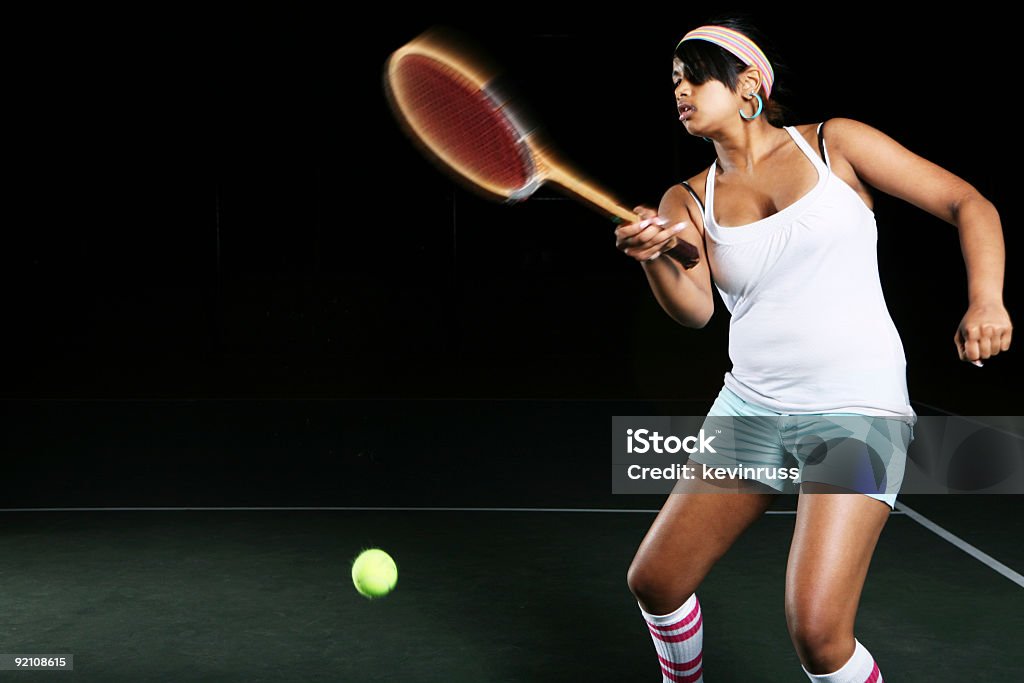 Azione di gioco di Tennis Ritratto - Foto stock royalty-free di 1980-1989