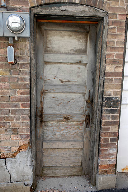 istock Old Wooden Door 92109487