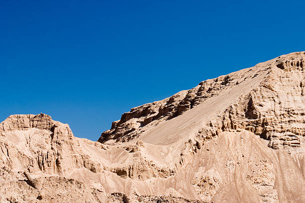 deserto paesaggio collinare - screes foto e immagini stock