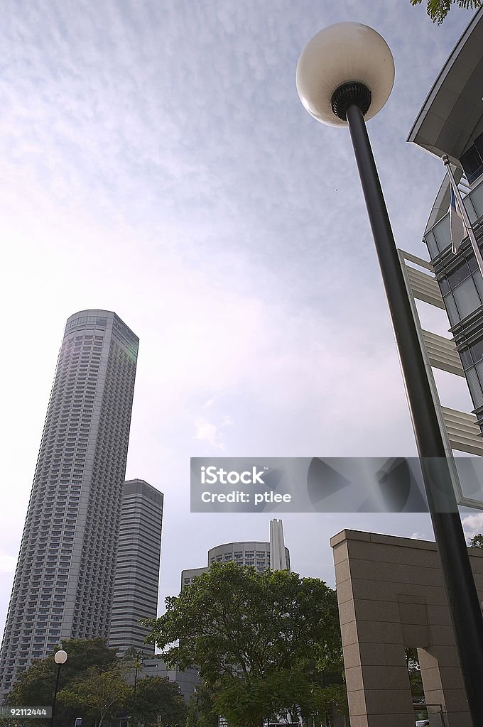 Grattacielo del centro - Foto stock royalty-free di Composizione verticale
