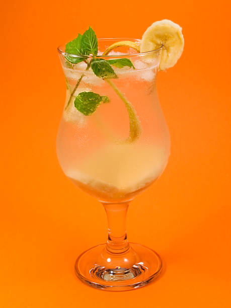 coleção de cocktails-bananna punch - ice cube cold mint punch imagens e fotografias de stock