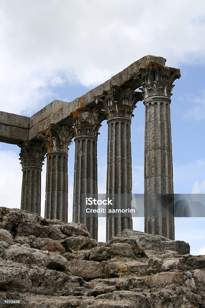 Rzymskie ruiny kolumny - Zbiór zdjęć royalty-free (Bez ludzi)