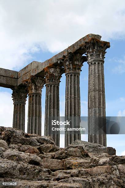 Rzymskie Ruiny Kolumny - zdjęcia stockowe i więcej obrazów Bez ludzi - Bez ludzi, Dezintegracja, Fotografika