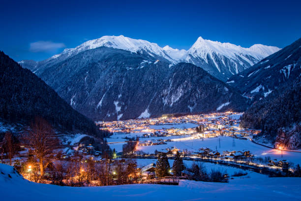 mayrhofen - zillertal - tirol village european alps austria stock-fotos und bilder