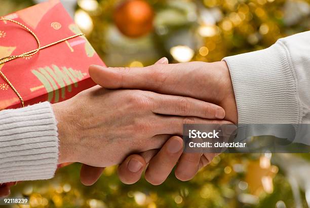 Hände Schütteln Stockfoto und mehr Bilder von Hände schütteln - Hände schütteln, Weihnachten, Baum