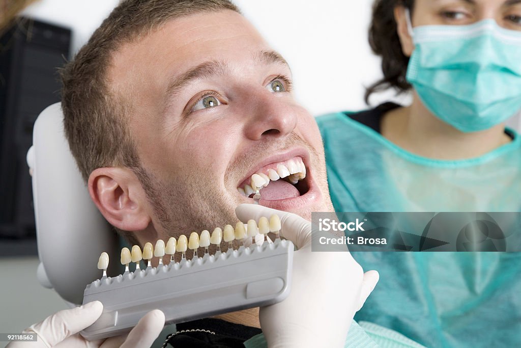 Dental o branqueamento do tratamento - Foto de stock de Adulto royalty-free