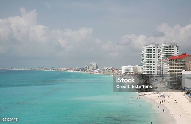 ブルーのカリブ海と真っ白な砂のビーチカンクンメキシコ - カラー画像のストックフォトや画像を多数ご用意 - カラー画像, カリブ海, カンクン