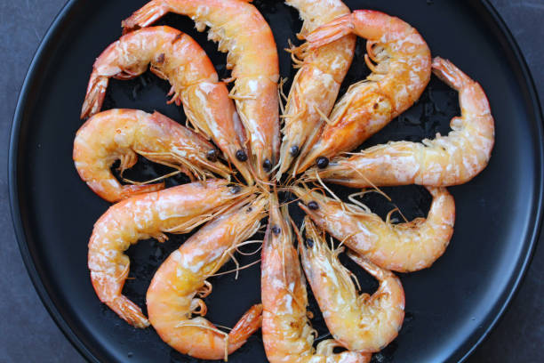istock Spanish fried prawns shrimps, unpeeled 921206740