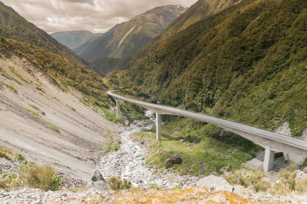 istock Otira Viaduct pass the way to arthurs alpine 921208820