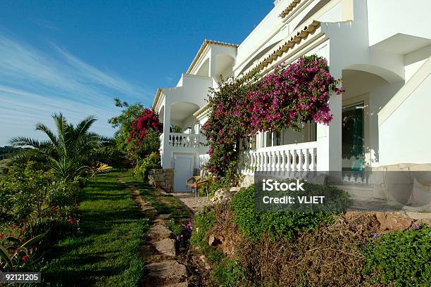 Branco De Férias E Jardim Em Portugal Durante O Verão - Fotografias de stock e mais imagens de Portugal