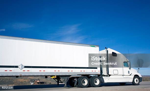 ハウスのトラック - 運転するのストックフォトや画像を多数ご用意 - 運転する, カリフォルニア州, トラック
